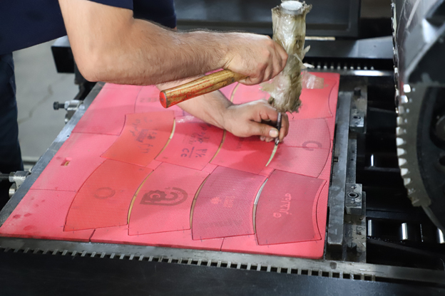 داستان پیشرو کاغذ پارس